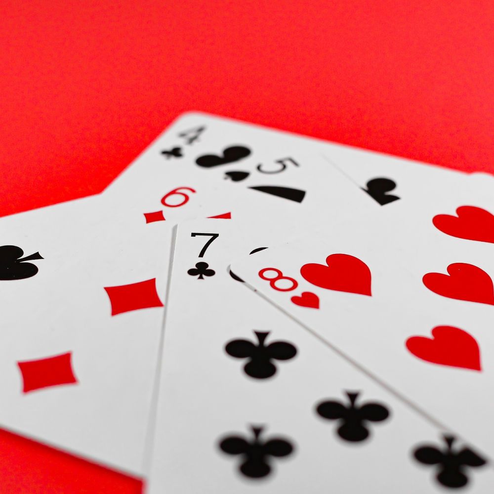 Online blackjack: En omfattende guide til casinospillere