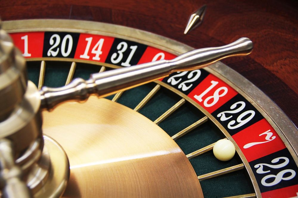 Gratis spins er en populær form for bonus, der tilbydes af online casinoer for at tiltrække og fastholde spillere